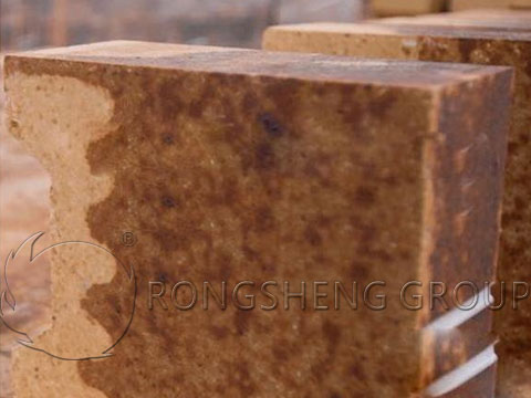 Low Thermal Conductivity Multilayer Composite Mullite Bricks